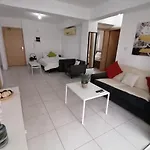 Must - Center *