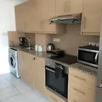 Must - Center