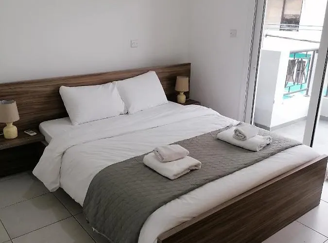 Apartment Must - Center