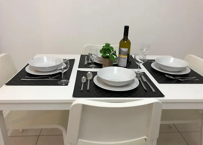 Apartment Must - Center