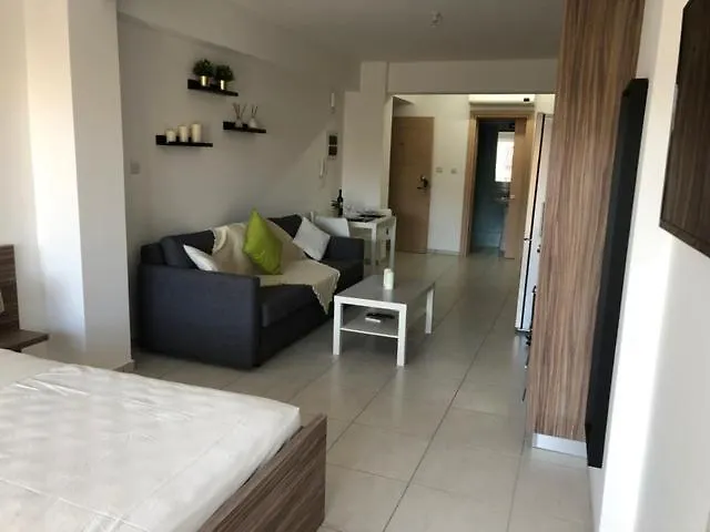 Must - Center ラルナカ